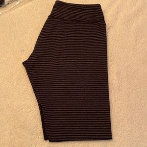 Kyodan athletic leggings, grey & black size large.